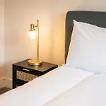 Luxury 4Br City Centre House - Free Parking